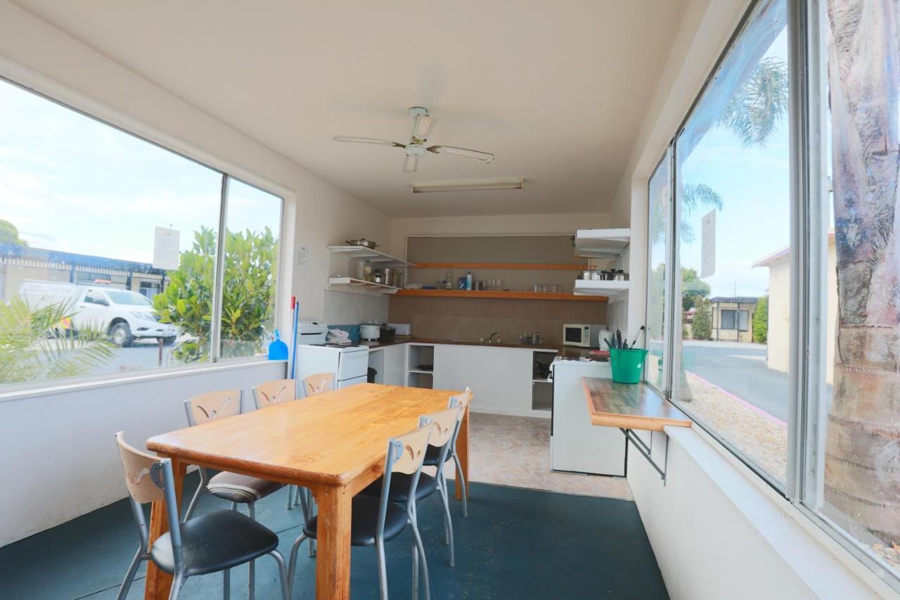 The Esplanade Motel Lakes Entrance Ngoại thất bức ảnh